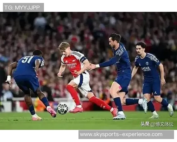 欧冠激战：马竞狂胜阿森纳6比2赛场瞬间引发热烈反响