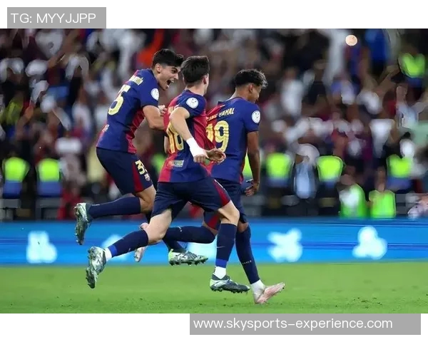 世界杯精彩瞬间：里昂绝杀巴萨引爆全场激情时刻回顾