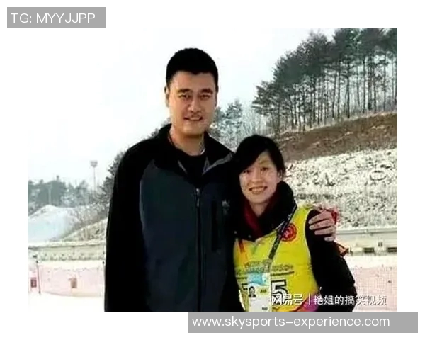 姚明温情时刻亲吻女儿展现父爱无疆的感人瞬间