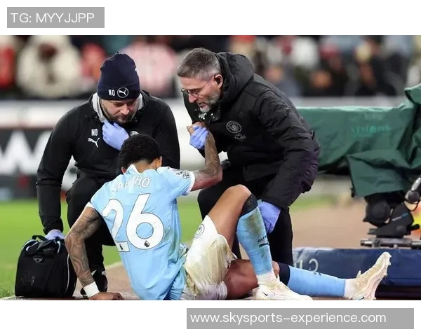 国王杯精彩对决曼城与曼联战成平局引发全场热烈反响