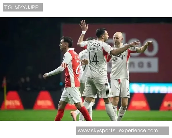 意甲大战国米狂胜本菲卡五球神扑引发全场热议与争议判罚 意甲大战国米狂胜本菲卡五球神扑引发全场热议与争议判罚