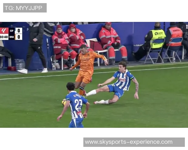 英超经典对决那不勒斯与皇马激战成平局历史冷门引发全场热议 英超经典对决那不勒斯与皇马激战成平局历史冷门引发全场热议