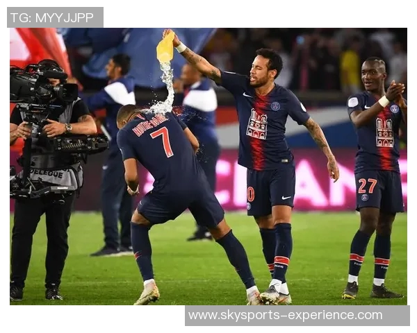 国王杯激战巴黎圣日耳曼大胜那不勒斯全场沸腾赛后点评精彩纷呈