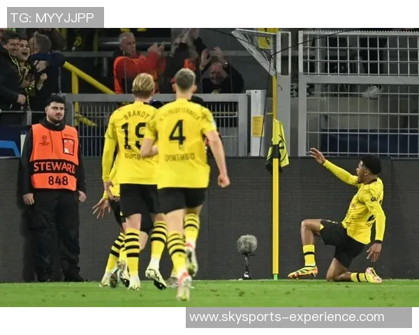 多特蒙德大胜巴萨六比二乌龙球成比赛转折点引发热议